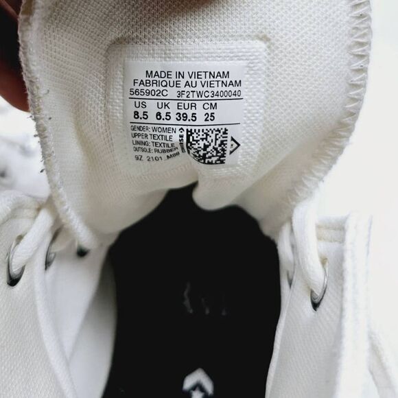 Converse For Women Size 8.5 - Picture 4 of 9